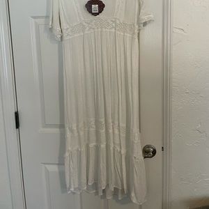 White Target Women’s Dress size Medium pet free smoke free home NWT